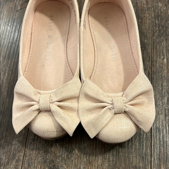 Pastel Pink Bow Flats - Picture 5 of 8